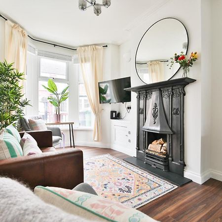 Fresh Cardiff Bay 2 Bedroom House- 3 Tv'S Kültér fotó